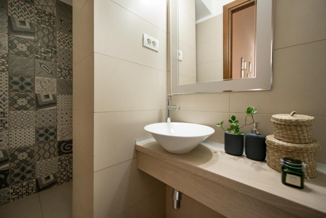 Best Location Old Town - New Studio Bukarest Exteriör bild