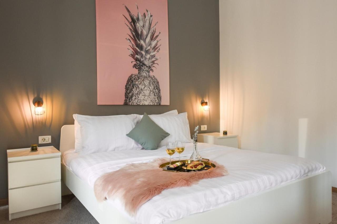 Best Location Old Town - New Studio Bukarest Exteriör bild
