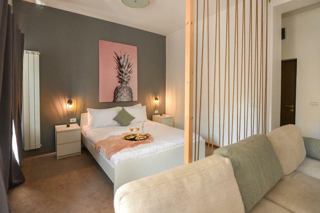 Best Location Old Town - New Studio Bukarest Exteriör bild